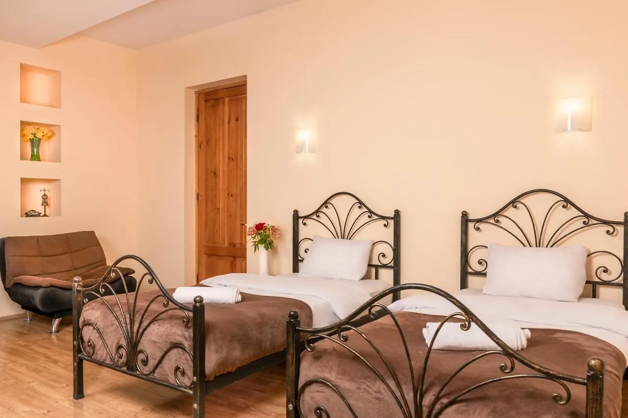 Hotel Vaki Τυφλίδα 3*,